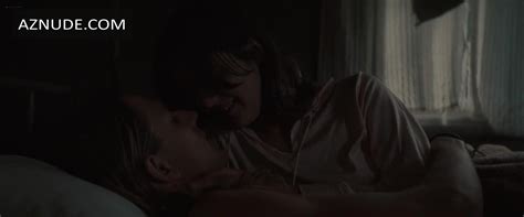 HANDELSER VID VATTEN NUDE SCENES AZNude