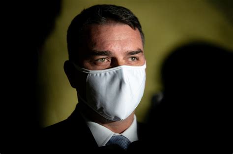 Flávio Bolsonaro Tenta Indicar Novo Corregedor Da Receita Diz Jornal