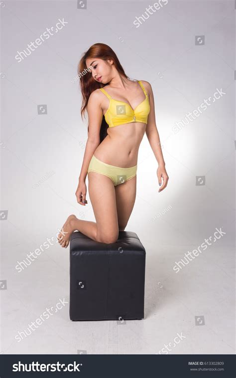 Sexy Asian Woman White Lingerie On库存照片613302809 Shutterstock