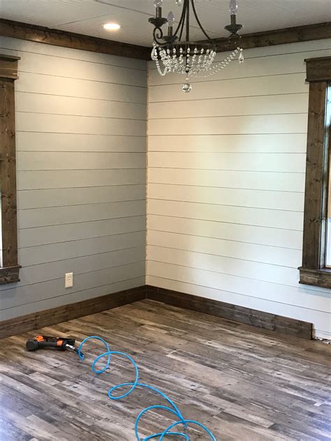 Puerta de madera para una remodelación de la habitación