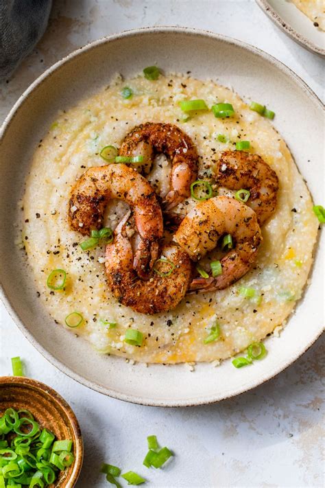 Shrimp and Grits (Lightened Up!) – WellPlated.com