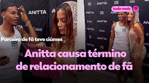 Vídeo Fã de Anitta diz que terminou relacionamento de 7 anos por