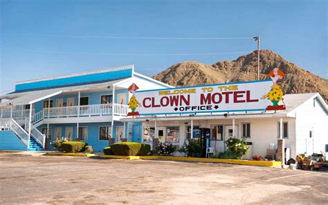 This Creepy Clown Motel Outside Las Vegas Is Now For Sale