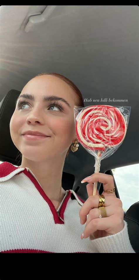 Sie Freut Sich Weil Sie So Gerne Lutscht R Nikasofie Hot