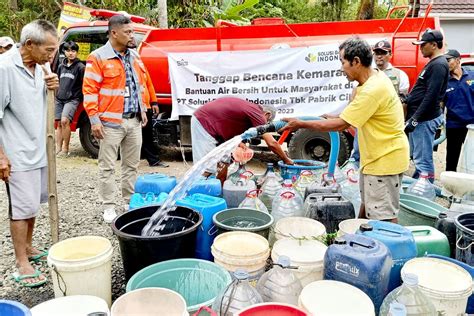 Semen Indonesia Group Salurkan Bantuan Air Bersih Di Cilacap ANTARA News