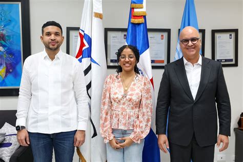 Estudiante Aeroespacial Chantal Valenzuela Recibe Apoyo Del Idac Y El