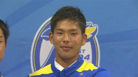 「妻であるあなたもmvp」横浜fm・岩田智輝選手 年間mvp受賞で家族や妻に感謝の言葉 Tosオンライン