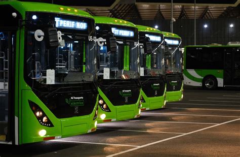 Transporte público el vehículo eléctrico de entrada al público