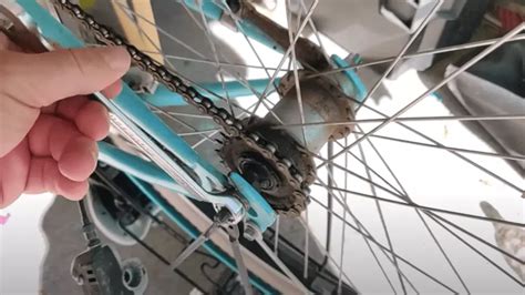 How To Tighten A Bike Chain In 4 Easy Steps Bike Smarts