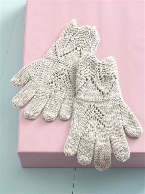 Knit Your Own Trigger Finger Gloves With This Pattern