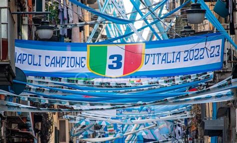 Napoli Campione Ditalia Ma Dello Scudetto Resta Poco La Notizia