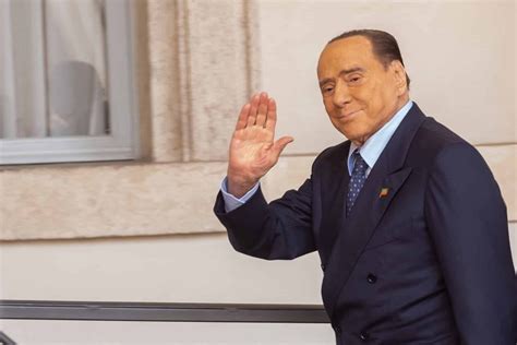 Berlusconi Internado En Cti Con Infección Pulmonar Y Leucemia