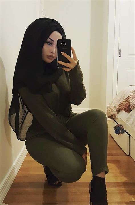 Muslim Girls Photos Girl Photos Tights Outfit Hijab Outfit Hijab Fashion Fashion Outfits