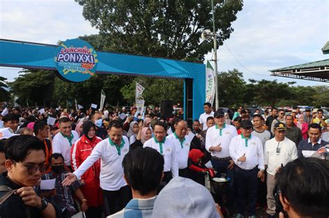 Kapolda Aceh Bersama Forkopimda Ikut Jalan Sehat Pada Launching Maskot