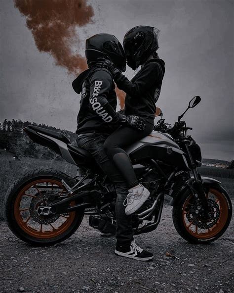 Pin By Piero On Salvataggi Rapidi Motorcycle Couple Pictures