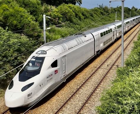 Plouaret Le Nouveau Tgv L Essai Dans La Campagne Du Tr Gor