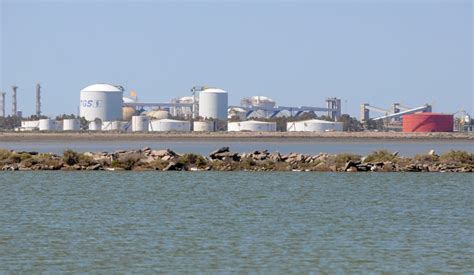 Avanzan Con El Proyecto De Hacer Una Planta De GNL En El Puerto De