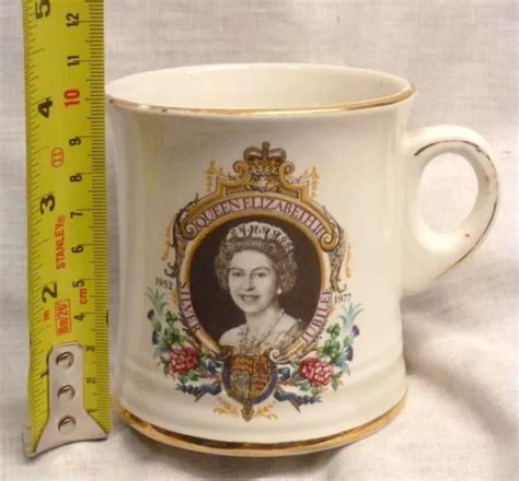 Queen Elizabeth Ii Silver Jubilee Mug Broadhurst Brothers Pottery