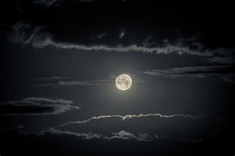 Premium Photo | Dramatic Nighttime Clouds and Sky With Large Full Moon