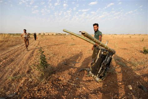 Las fuerzas rebeldes derriban un avión del régimen sirio en Idlib y