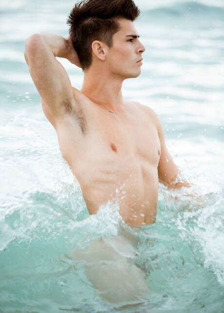 American Hot Twink Seth Peterson Get Naked And Showing His Ass On Beach