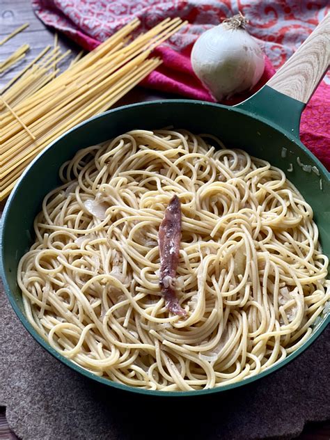 I Bigoli In Salsa Sono Una Ricetta Tipica Del Veneto