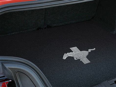 Lloyd Trunk Mat With Tri Bar Pony Logo W Subwoofer