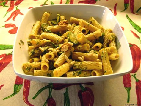 Tortiglioni Integrali Con Zucchine Pesto Pinoli E Noci Piatti Facili