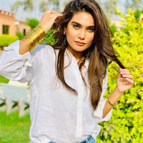 zara abid biography boyfriend family age  height plane crash