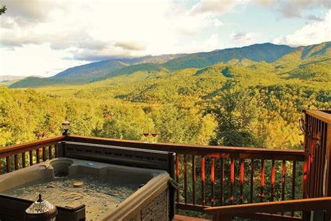 18 Romantic Cabins with Hot Tub in Gatlinburg, TN ️ 2024