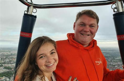 A Vista Seated Hot Air Balloon Ride With Wonderdays