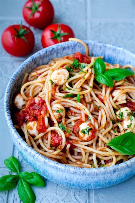 Spaghetti Mit Feta Und Tomaten Aus Dem Ofen Schneller Geht S Nicht