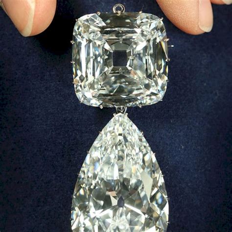 5 Stunning Jewels Owned by the British Royal Family