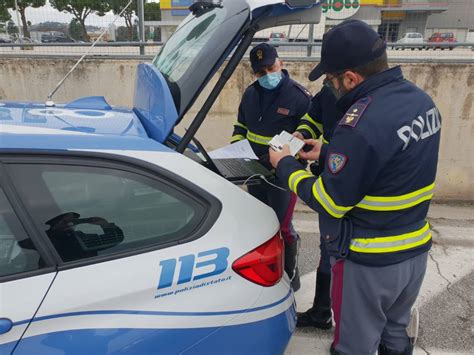 Macerata Arresti E Quasi Chili Di Droga Sequestrati Dalla