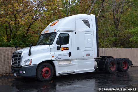 Estes Freightliner Cascadia Sleeper Tractor A Photo On Flickriver