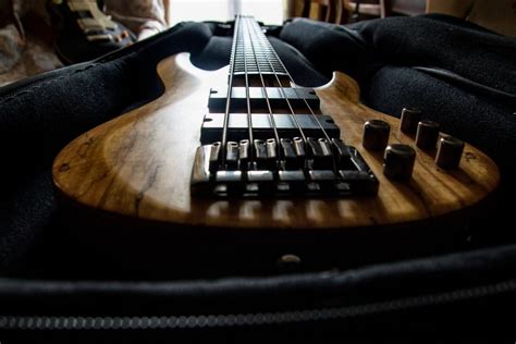 Bass Guitar for Beginners - Ultimate Guide