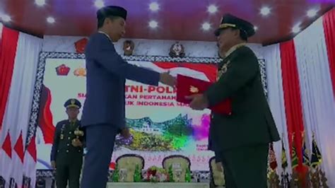 Presiden Jokowi Anugerahkan Pangkat Istimewa Jenderal Tni Kepada