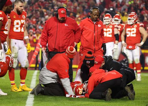 NFL World Reacts To Notable Chiefs Injury Announcement - The Spun