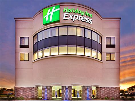 Affordable Hotel in Waterloo, Iowa | Holiday Inn Express Waterloo-Cedar ...