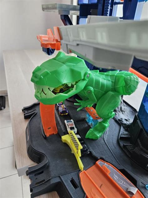 Hot Wheels Megacity garaža T Rex