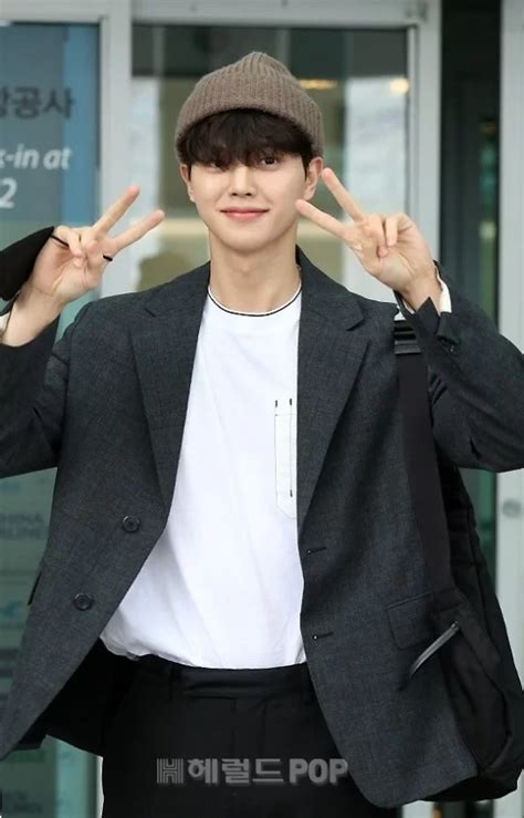 The truth behind the witness of Song Kang waiting in line to eat at a ...