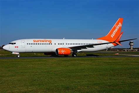 C GOWG Sunwing Airlines C GOWG Boeing B 737 86J SW S Flickr