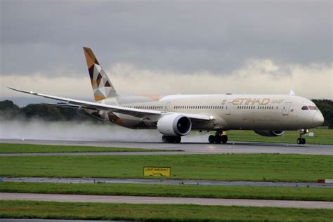 A Bmd Boeing Dreamliner Etihad Airways Man Egcc Flickr