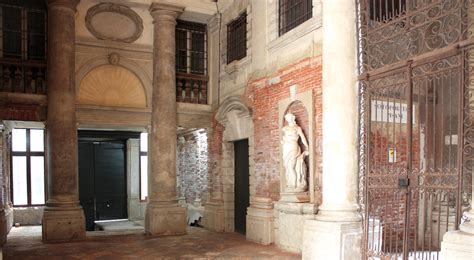 Androne Monumentale Palazzo Pisani Venezia Alfier