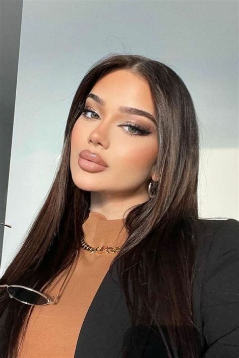 Pin Van Only Girlx Op M A K E U P Brunette Haarkleur Bruiloft Make Up Bruid Make Up