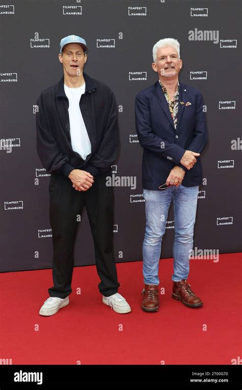 Marc Hosemann Und Heinz Strunk Bei Der Premiere Der Amazon Prime Video