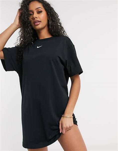 Nike Oversized T Shirtjurk Met Kleine Swoosh In Zwart Asos