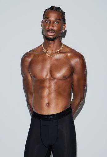 Shai Gilgeous Alexander Poses In Underwear For Kim Kardashian Foto