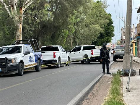 Con Más De 40 Balazos Dos Hombres Y Una Mujer Son Asesinados En