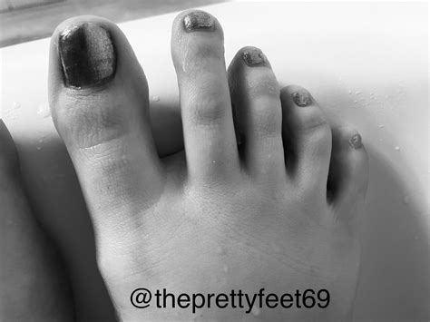 Long Toes And Big Soft Soles Are Good For More Than Just These Cute